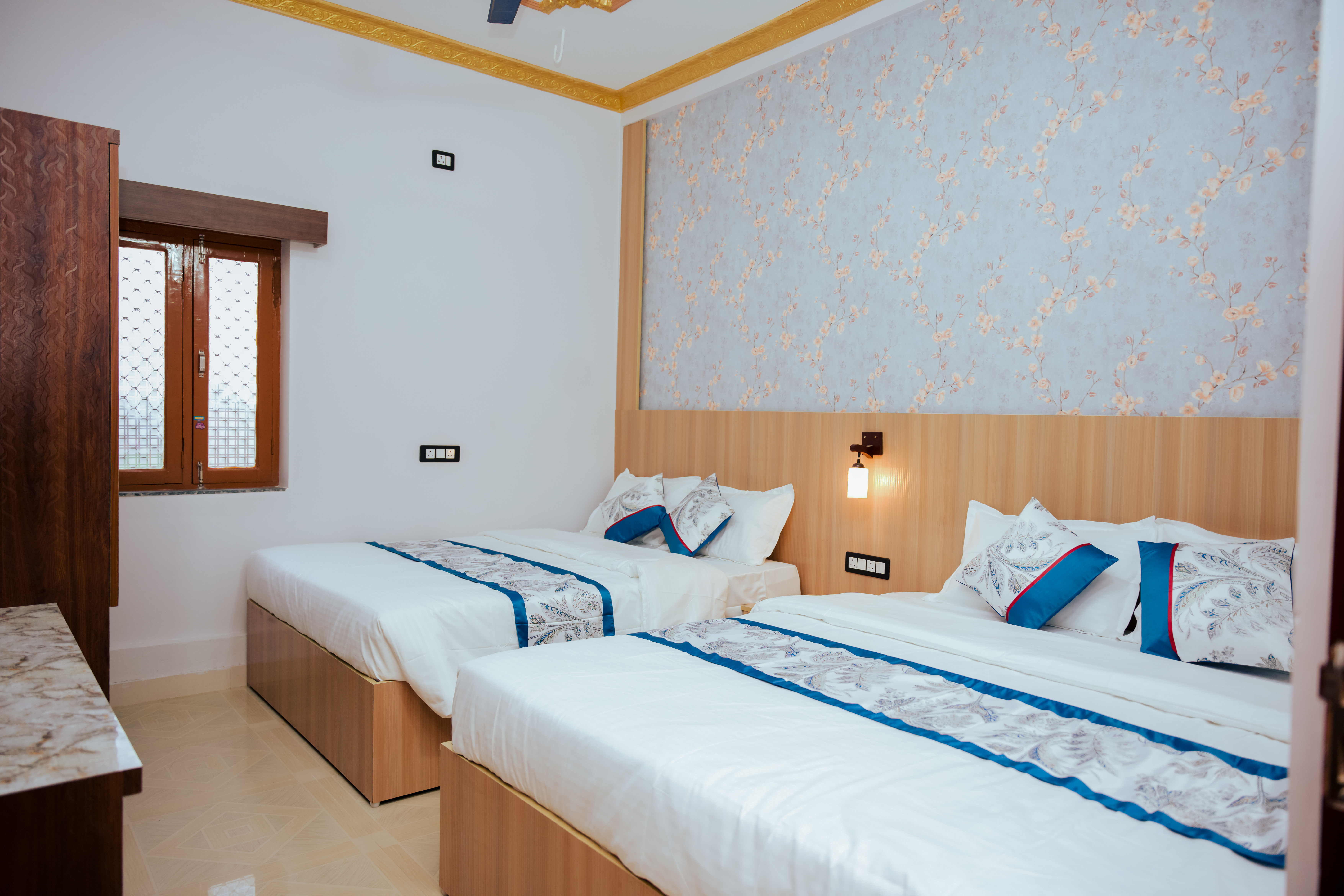 Spacious double bed room