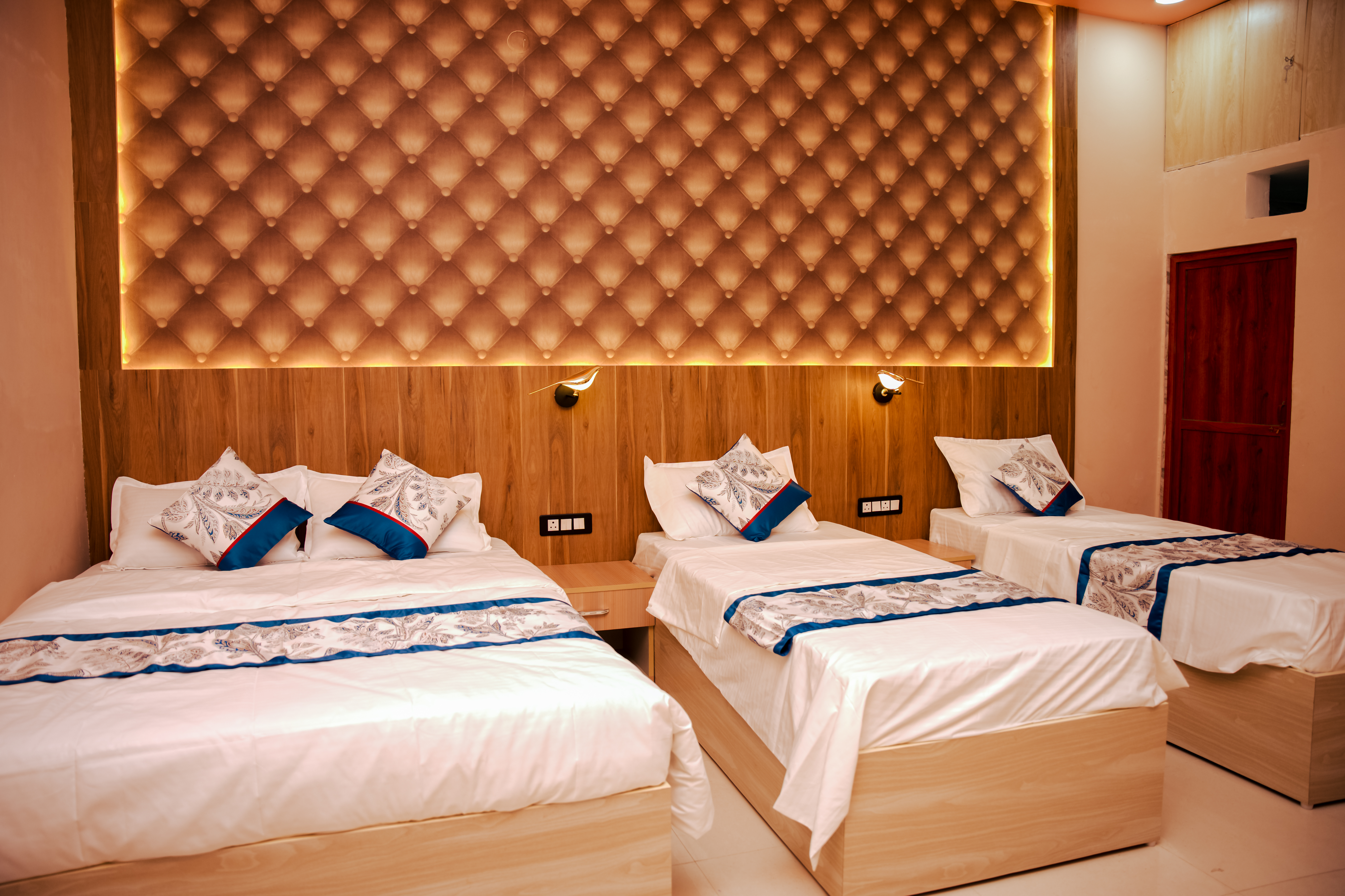 Triple bed alternative view